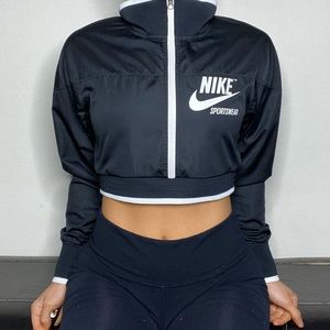 NIKE Zip Windbreaker